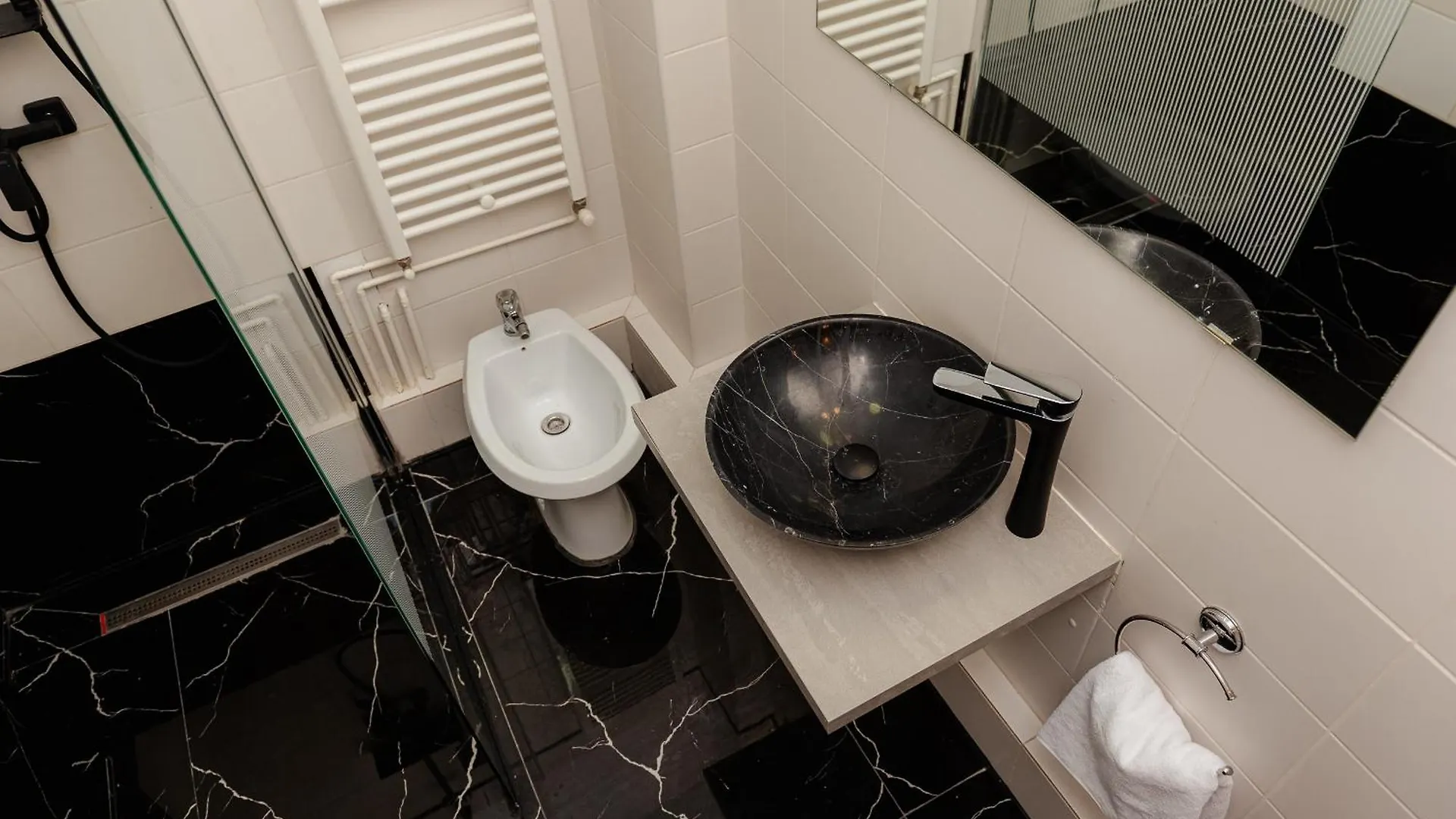 Calea Victoriei Skyview Old Town Apartment Bucharest